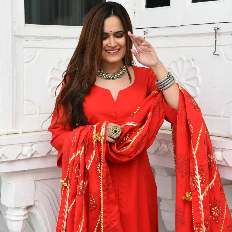 Shop Indian Wear for Women at Special Prices | Bunaai